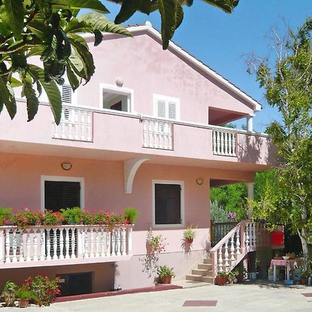 Apartments Ljilja In Privlaka, Near Sandy Beach Привлака Экстерьер фото
